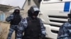27 березня російські силовики провели в анексованому Криму, зокрема в Сімферополі щонайменше 25 обшуків у будинках кримських татар і затримали 20 людей