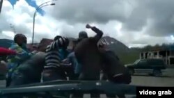 В связи со случившимся МВД возбудило дело по статьям «насилие» и «повреждение чужого имущества»
