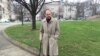 Після першого інциденту з отруєнням у 2015 році Володимиру Кара-Мурзі довелося пройти терапію, щоб знову ходити, і він розповідає, що рік користувався тростиною